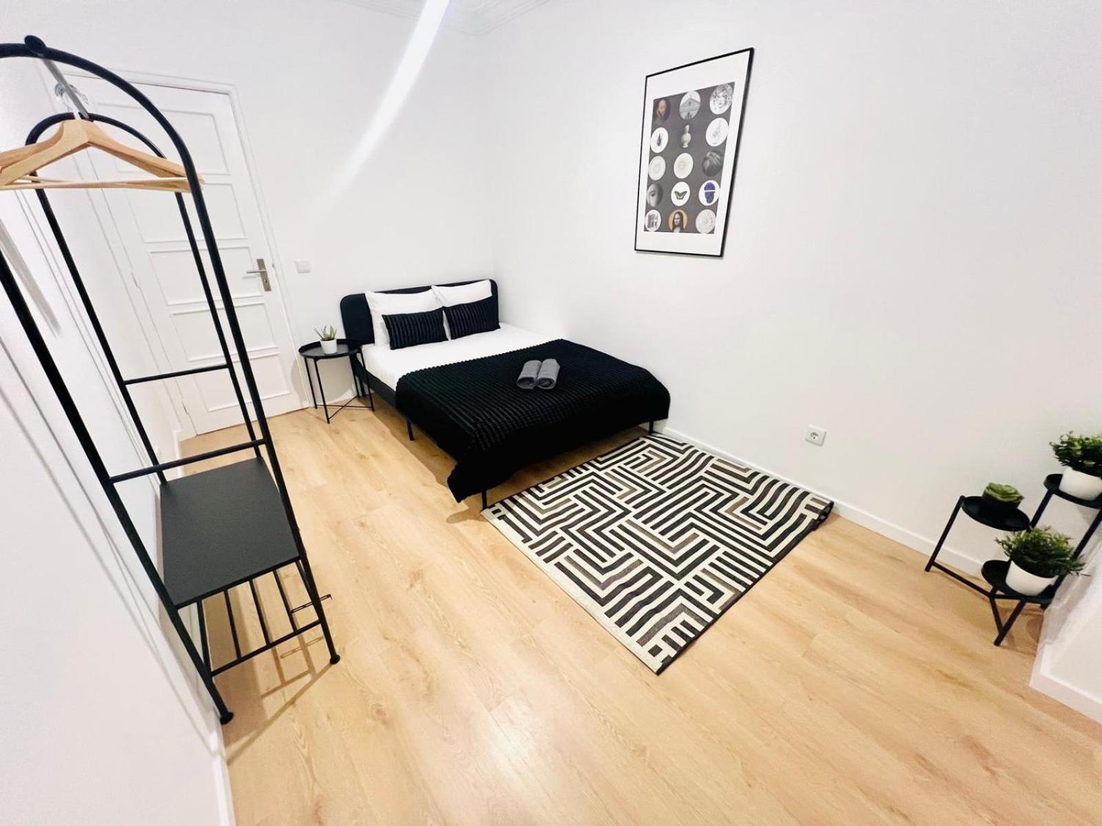 Rooms, Ideal Location For Tourists *