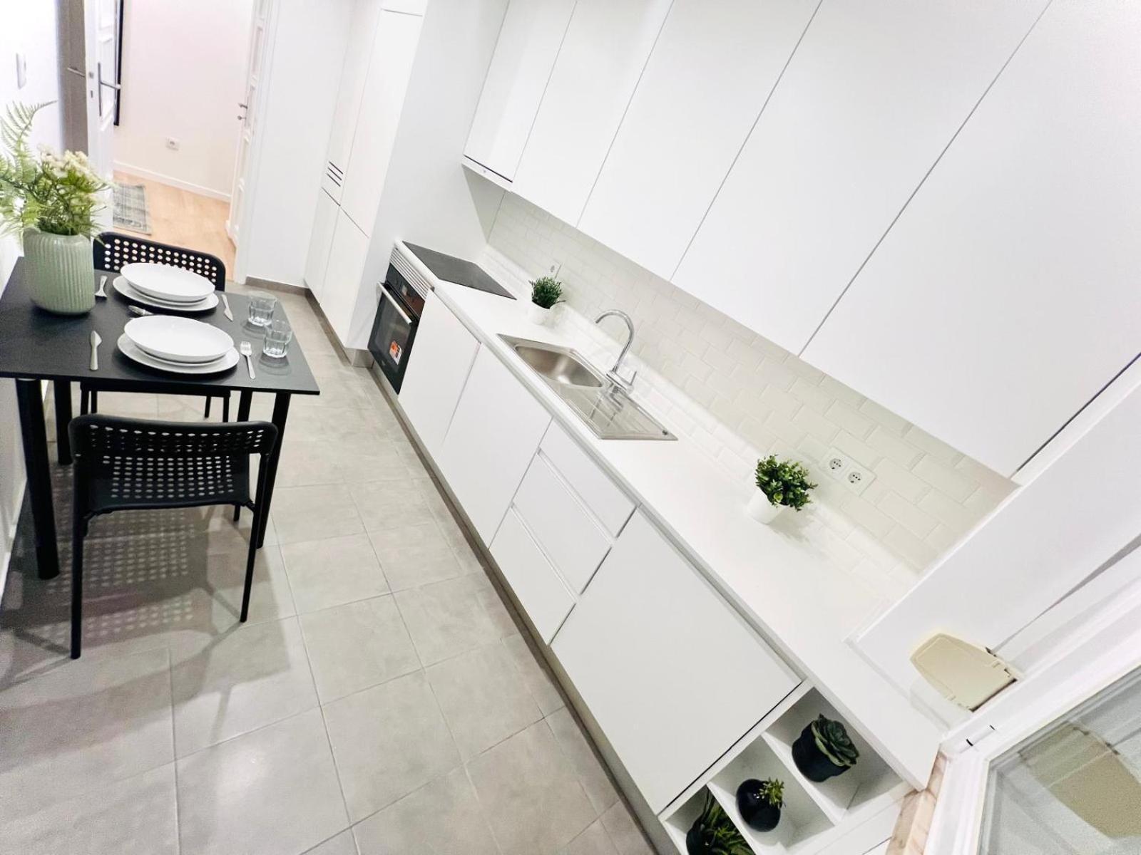 Rooms, Ideal Location For Tourists *
