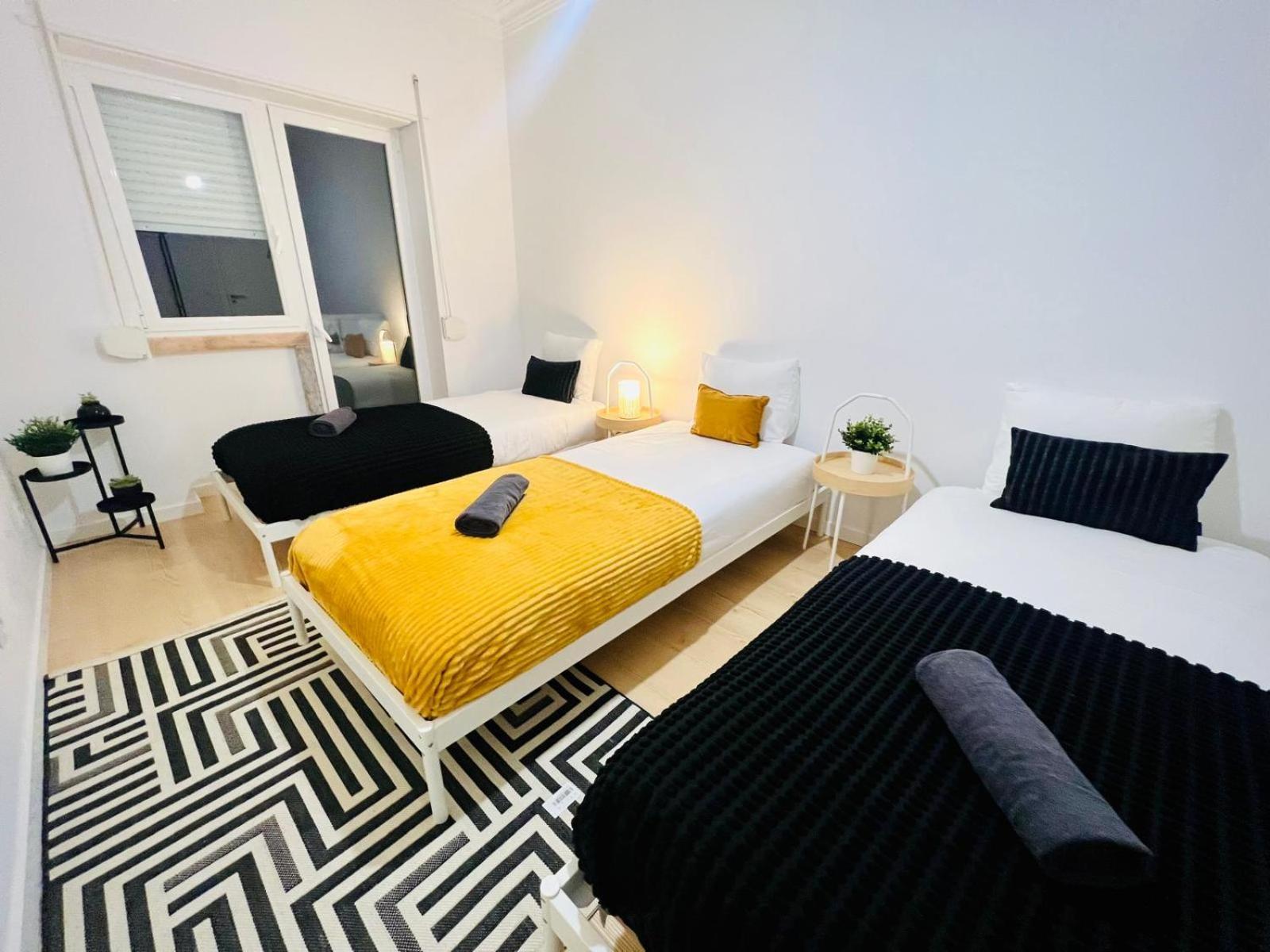 Rooms, Ideal Location For Tourists